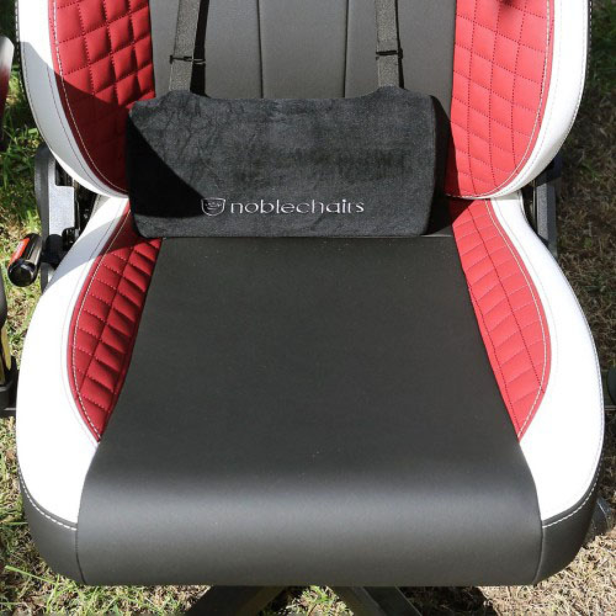 Noblechairs Legend Series Black,White,Red